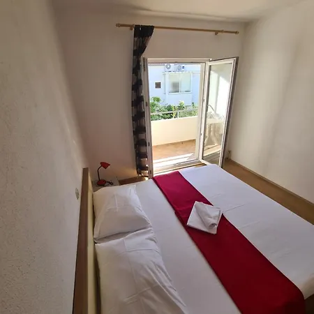 Barbaric Lägenhet *