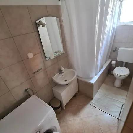 Barbaric 公寓 赫瓦尔