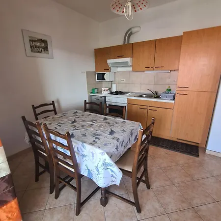 Διαμέρισμα Barbaric Χβαρ