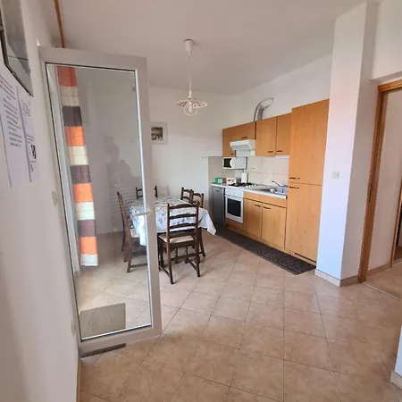 Barbaric Lägenhet Hvar Town