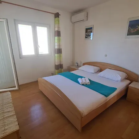 Barbaric 公寓 赫瓦尔