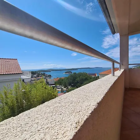 Barbaric Διαμέρισμα *