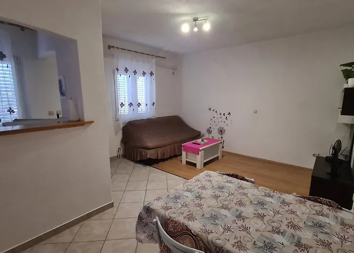 Апартаменти Barbaric *