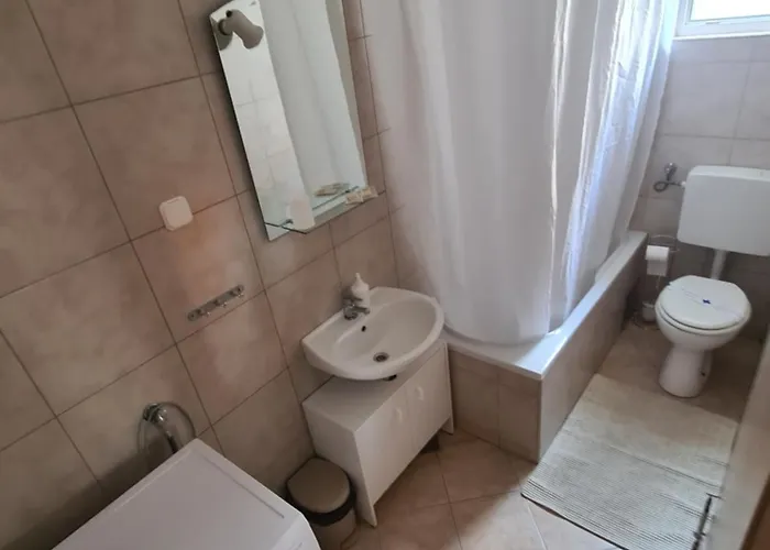 Barbaric 公寓 赫瓦尔