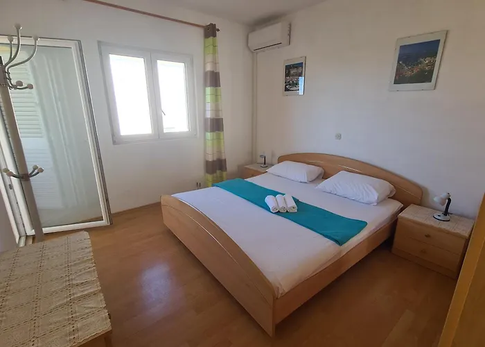 Barbaric Апартаменти Хвар