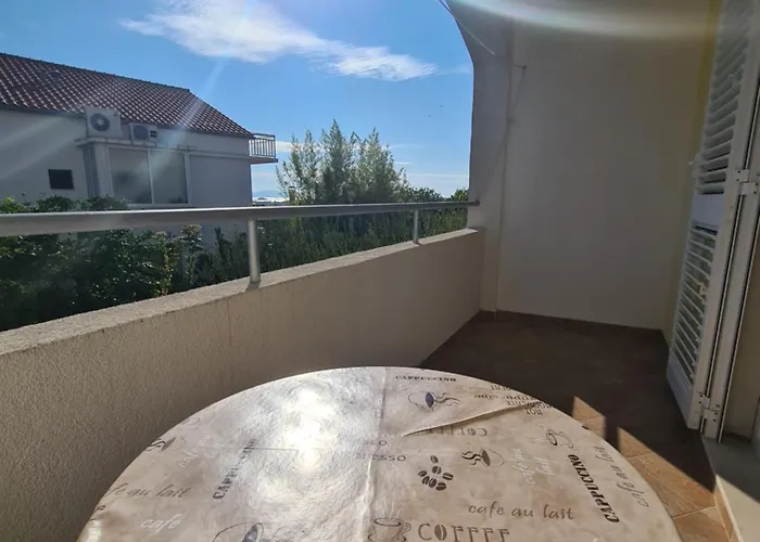 Апартаменти Barbaric Хвар