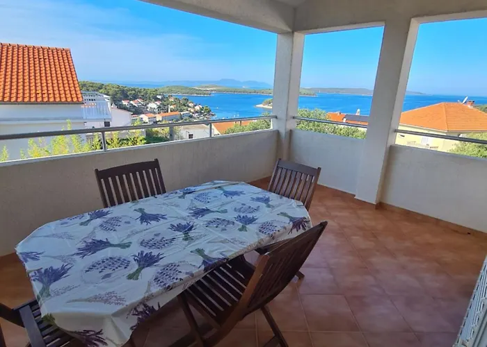 Barbaric 公寓 赫瓦尔