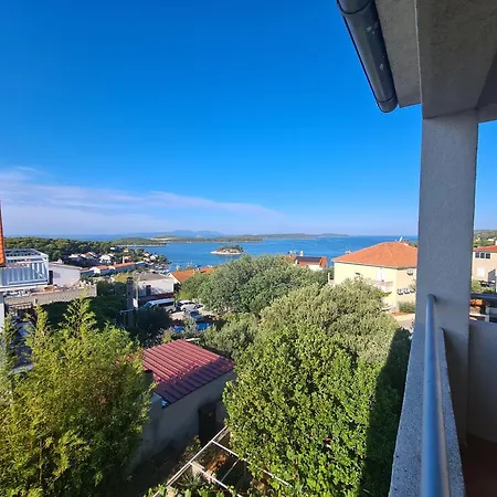 Barbaric Apartment Hvar Town