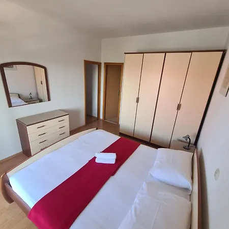 Апартаменты Barbaric Хвар